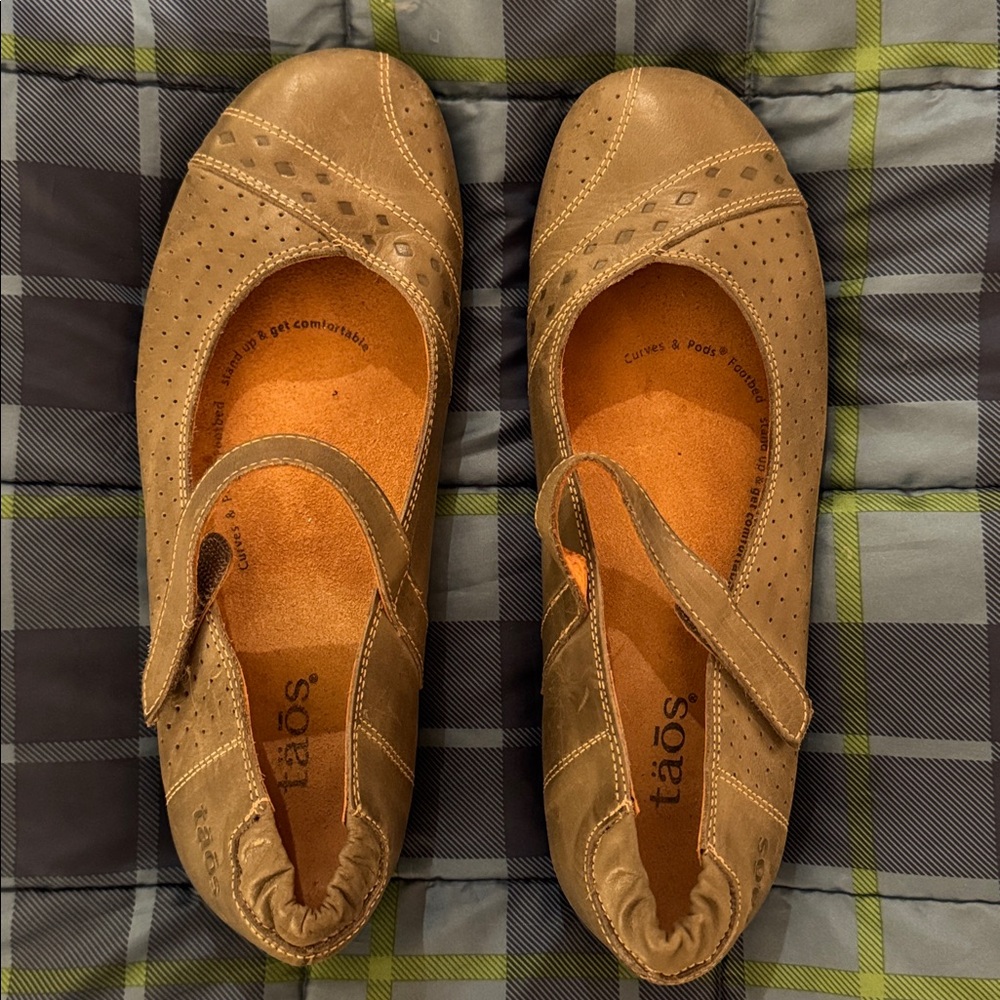Taos Gray Transit Mary Jane Loafers - Women’s Size 39 (8/8.5)